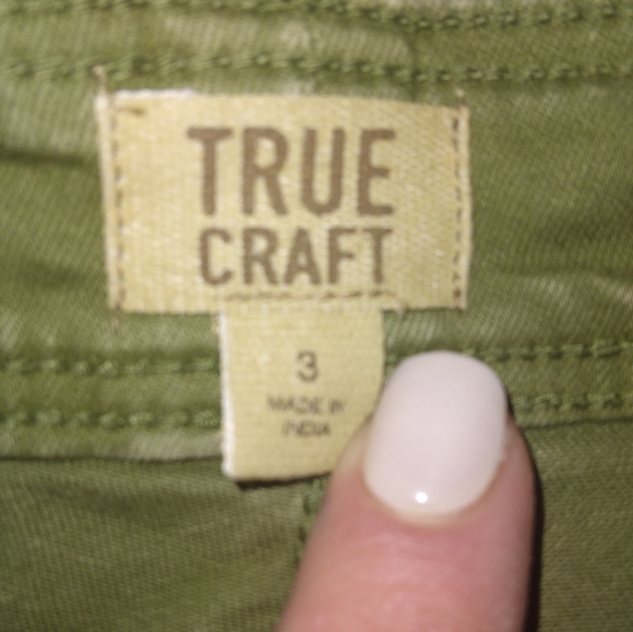 True Craft Army Green Distressed High Waisted Button Up Jean Shorts Size 3 - Picture 2 of 9